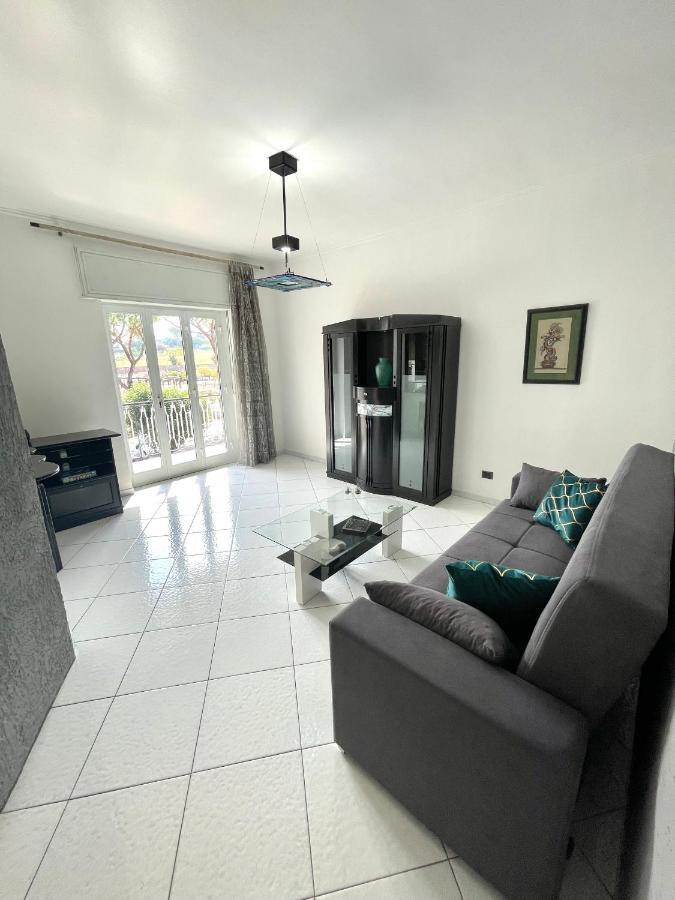 Madras Apartment San Giorgio a Cremano Bagian luar foto